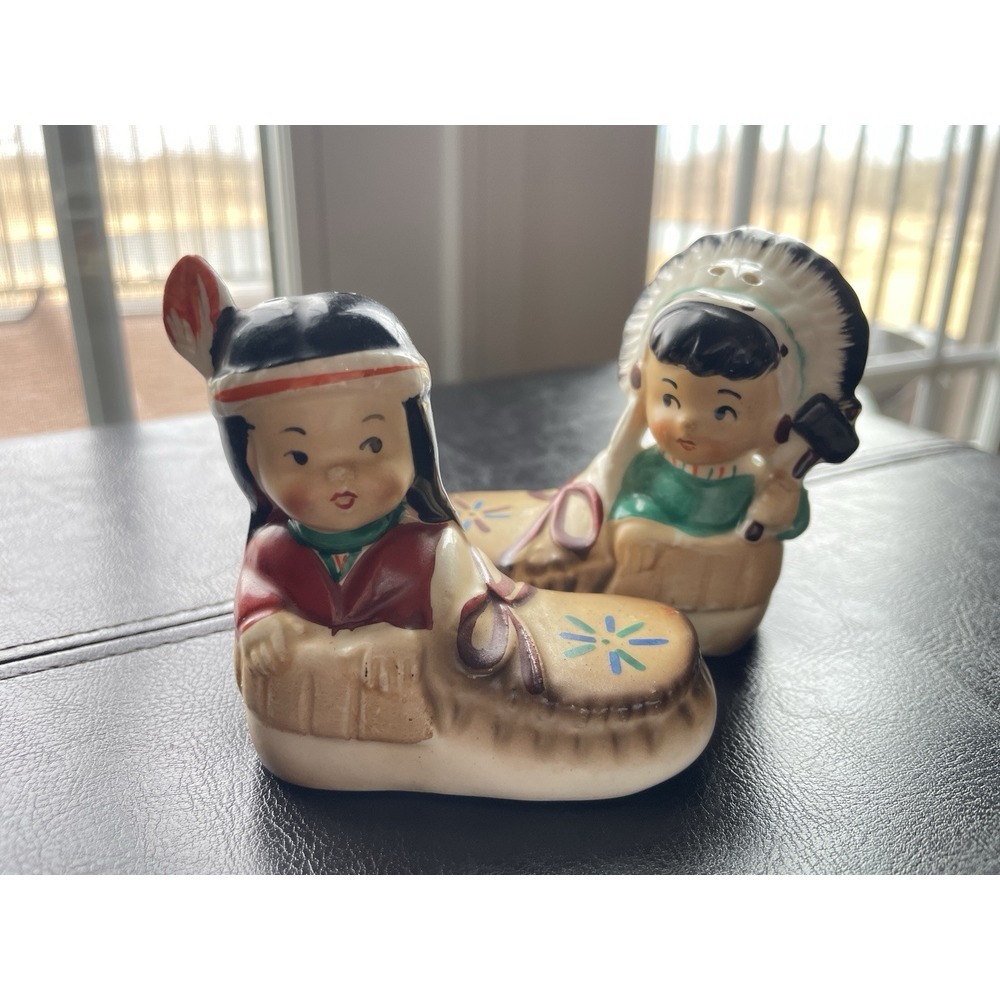 VTG Native American Indian Boy & Girl in Moccasins Salt & Pepper Shakers, Japan